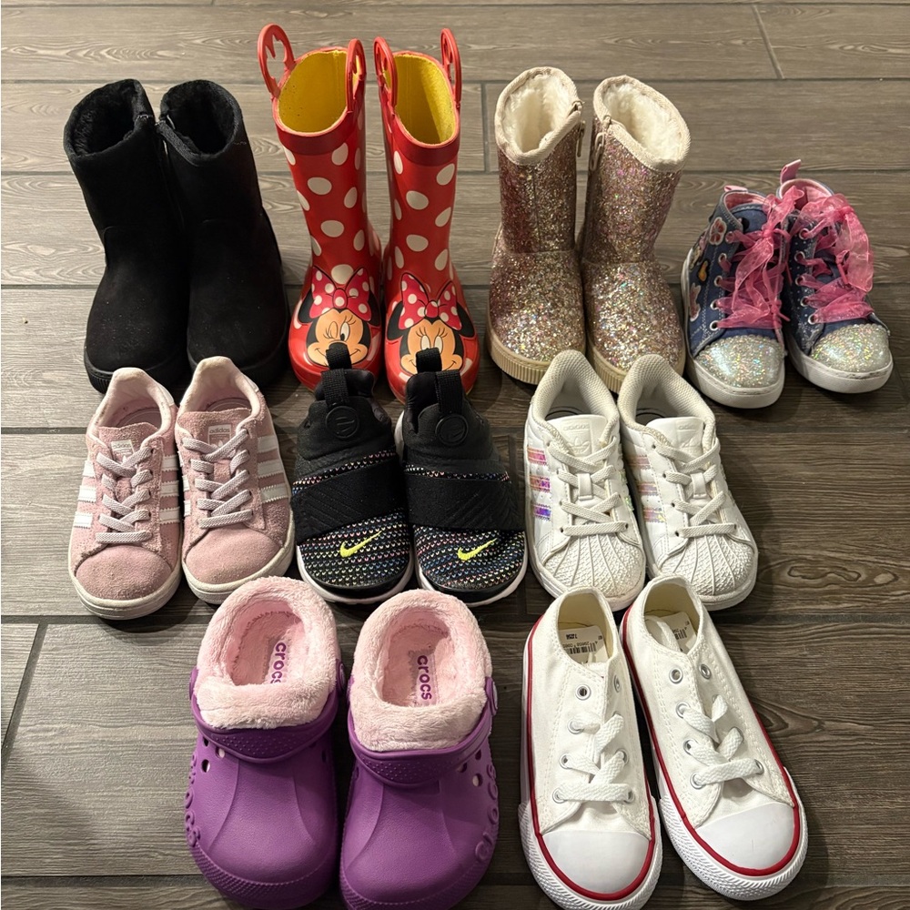 *SOLD* LOT OF TODDLER GIRLS SHOES